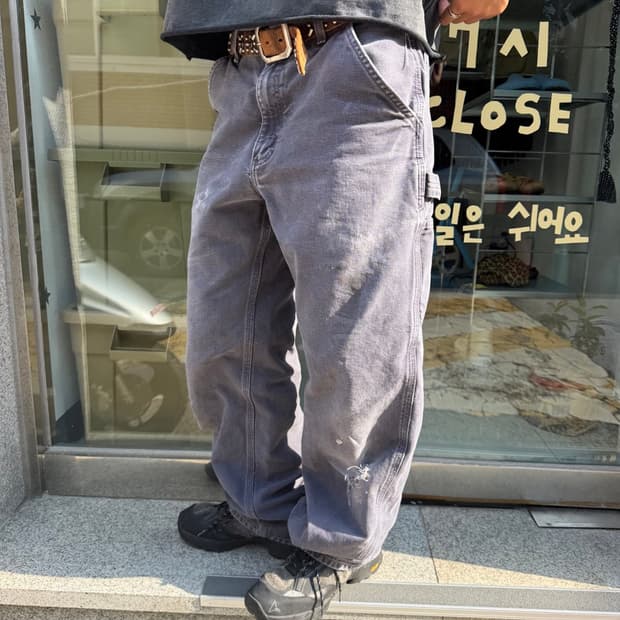 Carhartt distressed carpenter (33X34)