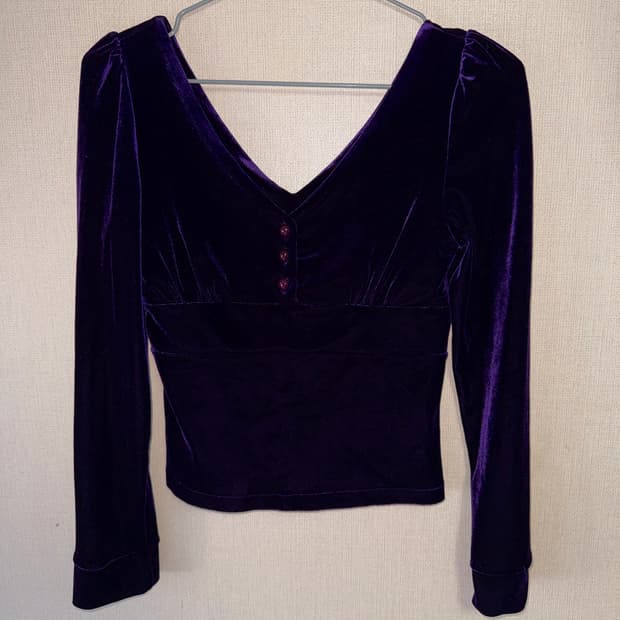 브이넥 벨벳 탑 바이올렛