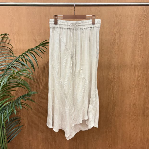 도나카란 뉴욕 스트라이프 롱 스커트 밴딩 스트링 언밸런스 밑단 베이지