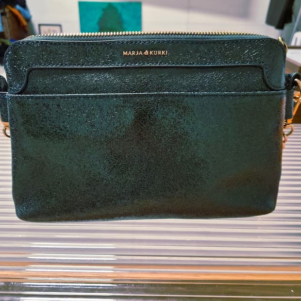 마리아 꾸르끼(MARJA KURKI) 소가죽 체인 숄더/크로스백