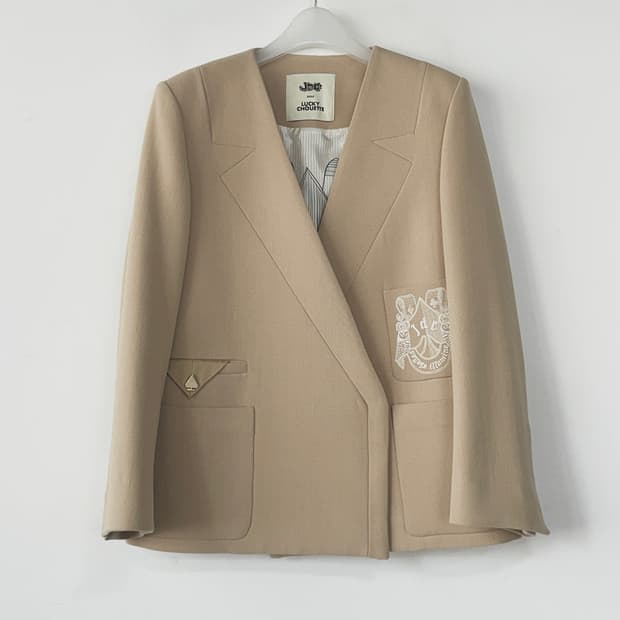 JDC 럭키슈에뜨 로고 자수 블레이저