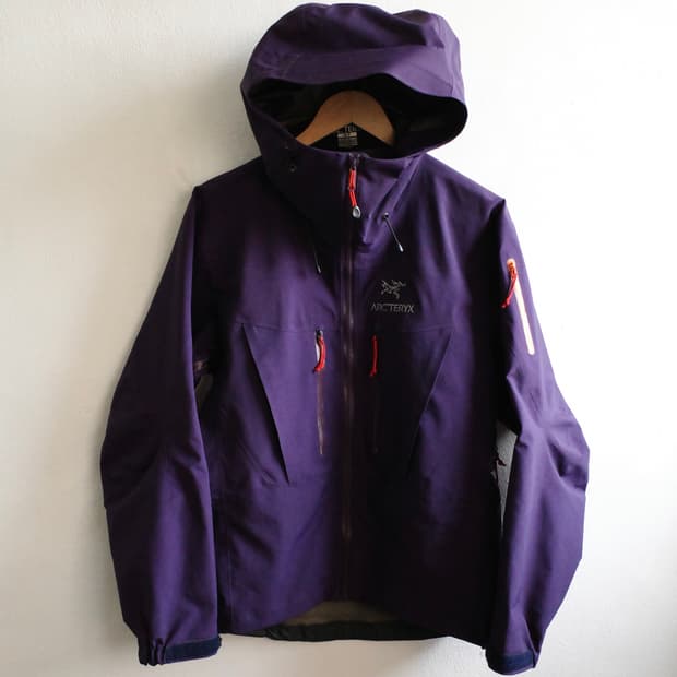 아크테릭스 프리미엄 하드쉘 라인 알파 SV 자켓