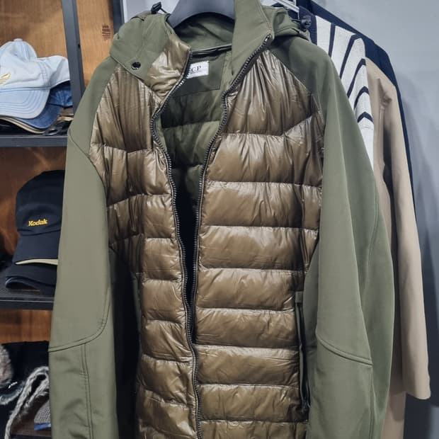 c.p.컴퍼니 105~110(54size) 덕다운 패딩 고글 후드자켓