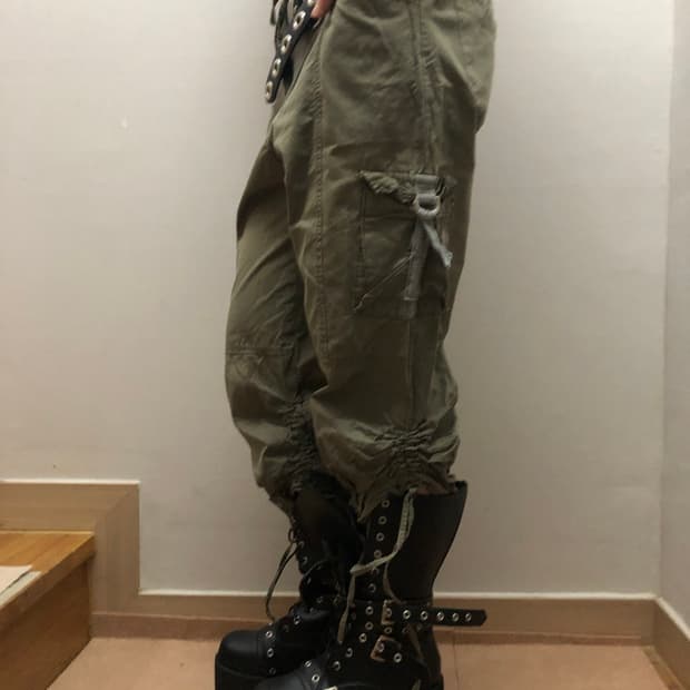 빈티지 카키 카고 셔링 카프리 팬츠
