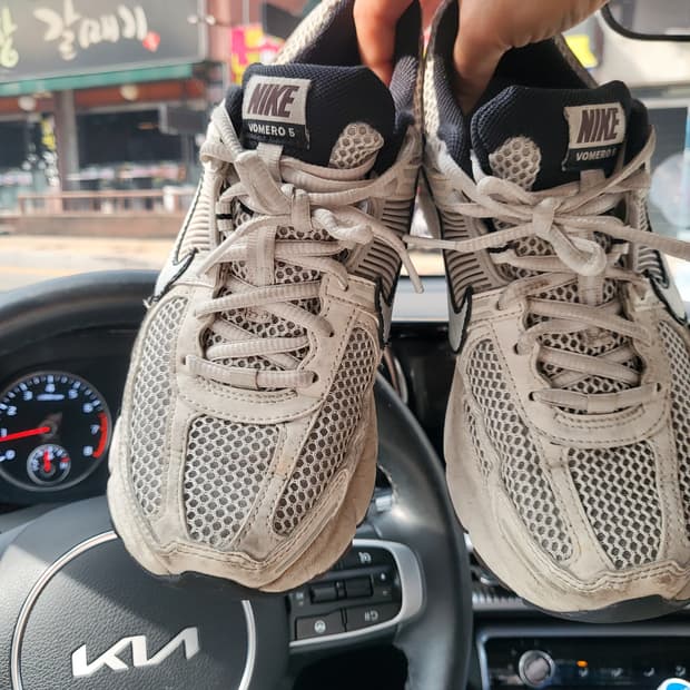 나이키 줌보메로5 245사이즈