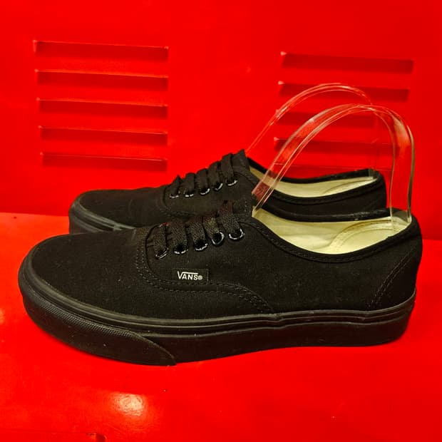반스(Vans) 어센틱 트리플 블랙 245 size

