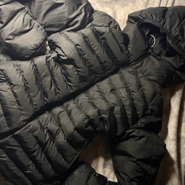 아디다스 경량패딩