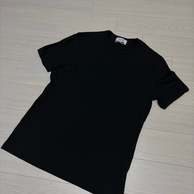 코스 리브드 슬림핏 티셔츠 블랙 M