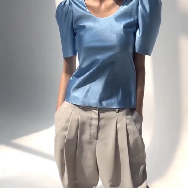 드래곤블루스 밴딩 퍼프 블라우스 마린블루 M