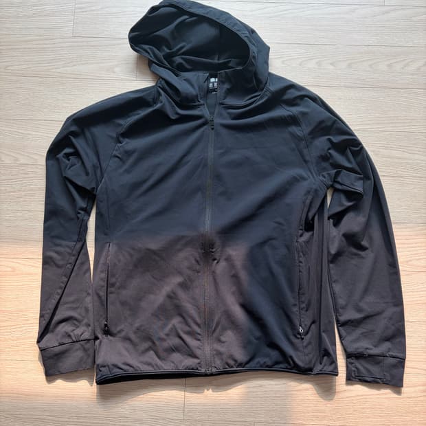 유니클로 UV 윈드자켓