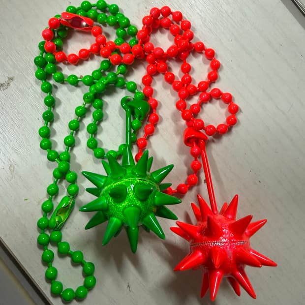 sticky necklace