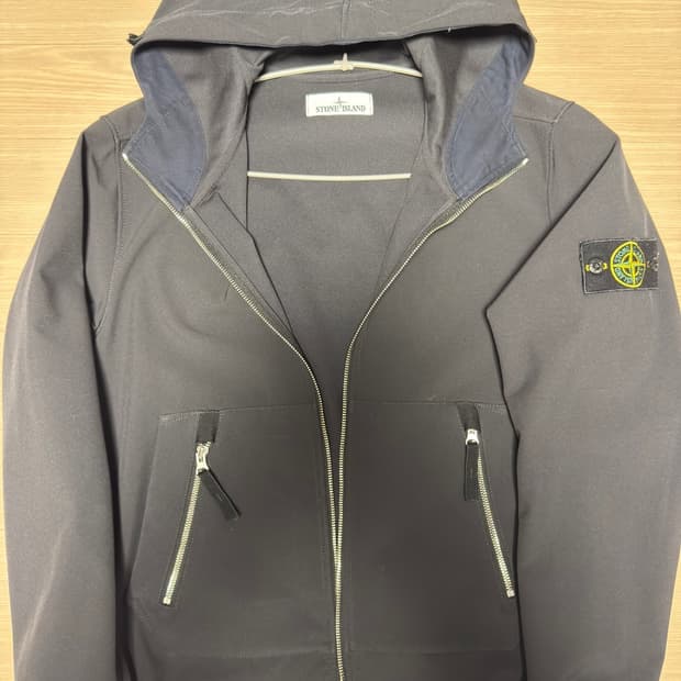 Stone Island 소프트 쉘 자켓