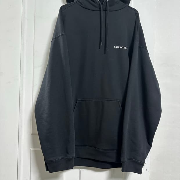 발렌시아가 후드티