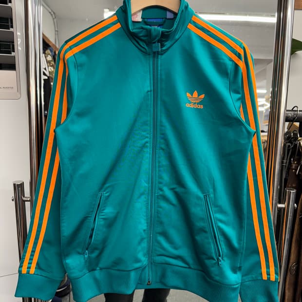 아디다스 유로파 그린/오렌지 후면 프린팅 트랙탑 져지