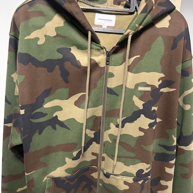 디스이즈네버댓 T.N.T 후드집업 camo