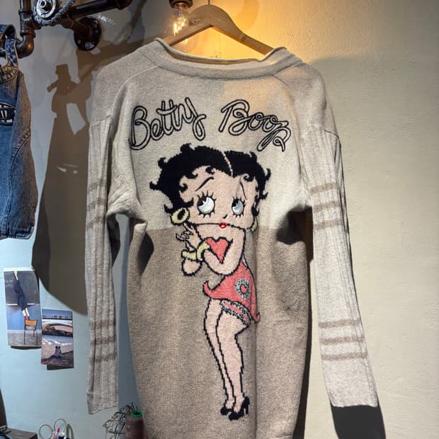 베티붑 자수 가디건