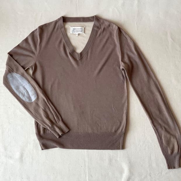 마르지엘라 엘보우 패치 시스루 니트