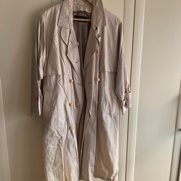 산요 일본. 빈티지 트렌치코트