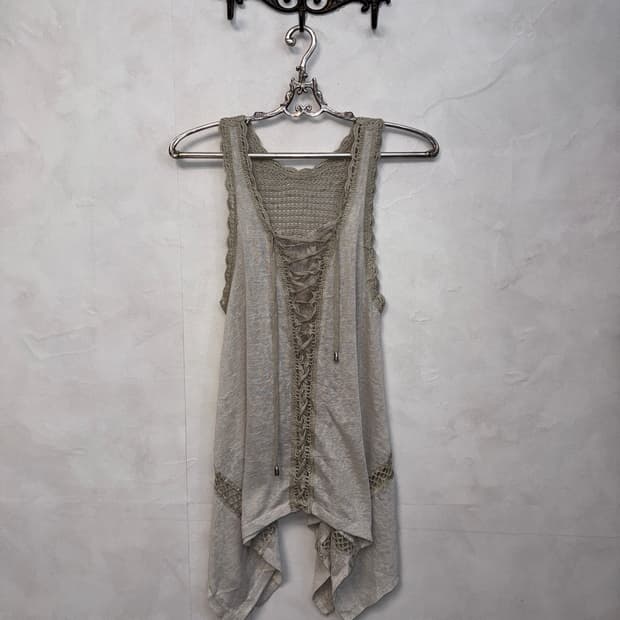Ash beige crochet laceup unbalance 슬리브리스