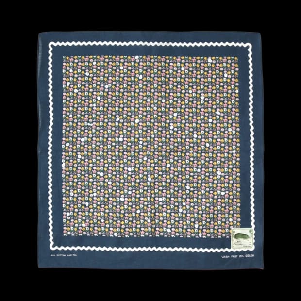 캐피탈 패스트컬러 셀비지 반다나 스컬 앤 플라워 네이비