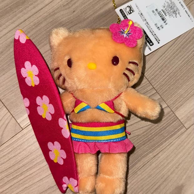 헬로키티 전시회 인형 태닝