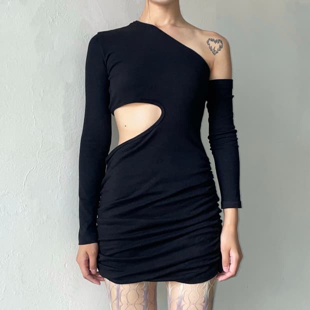 Black cut-out shirring mini dress