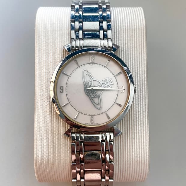 비비안웨스트우드 핑크 메탈시계