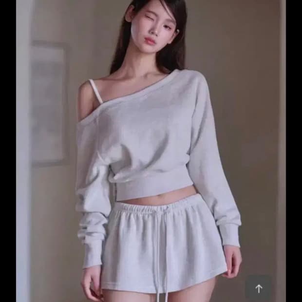 카인다미 버튼 오프숄더 맨투맨 멜란지 그레이 택O