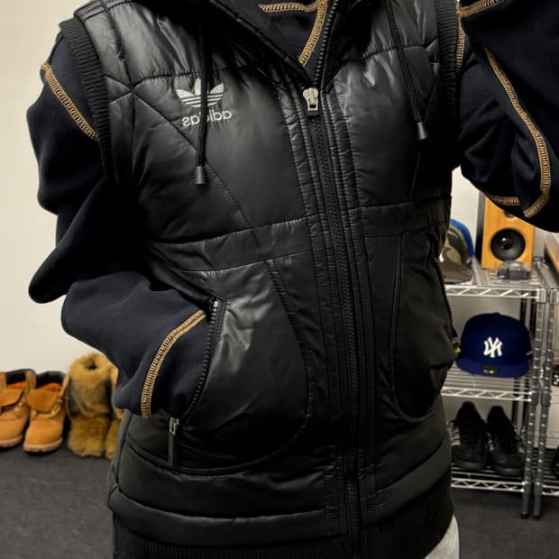 아디다스 00s 글로시 패딩 베스트