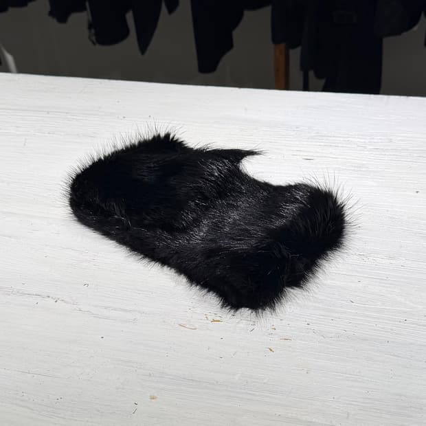 스포츠맥스 블랙 퍼 머플러 