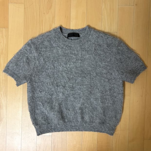 그레이 반팔 니트