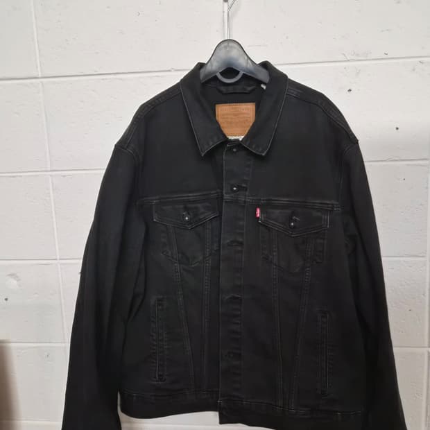 XL/110) 리바이스 프리미엄 블랙 데님 트러커 자켓 팝니다