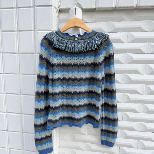 루이비통 블루 스트라이프패턴 테슬 디테일 니트