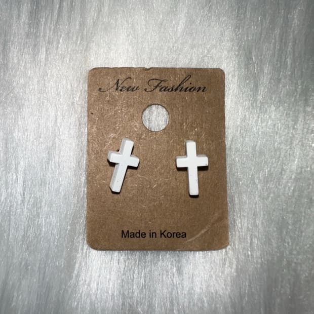 고스펑크 십자가 하양 귀걸이