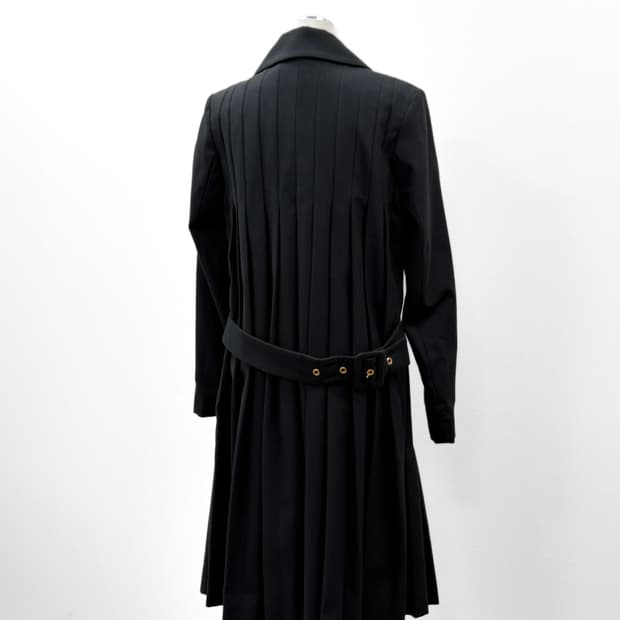 마르니 로우 웨스트 백 플리츠 코트