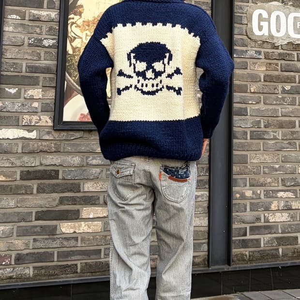 캐나다 핸드니팅 스컬 그래픽 코위찬