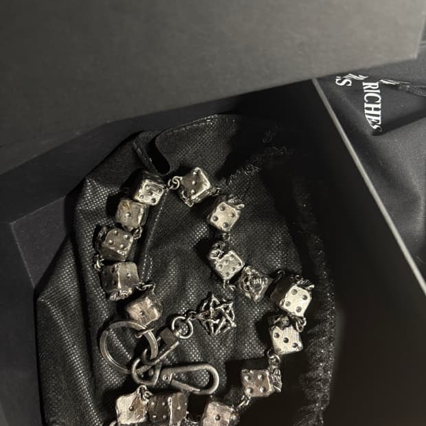 에모스탠스클럽 스컬다이스 체인