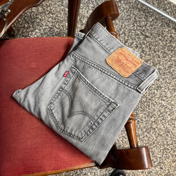 리바이스 501 그레이 스트레이트 진 (34)  