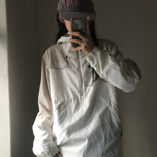 노페 고프코어 화이트 카키 반집업 바람막이
