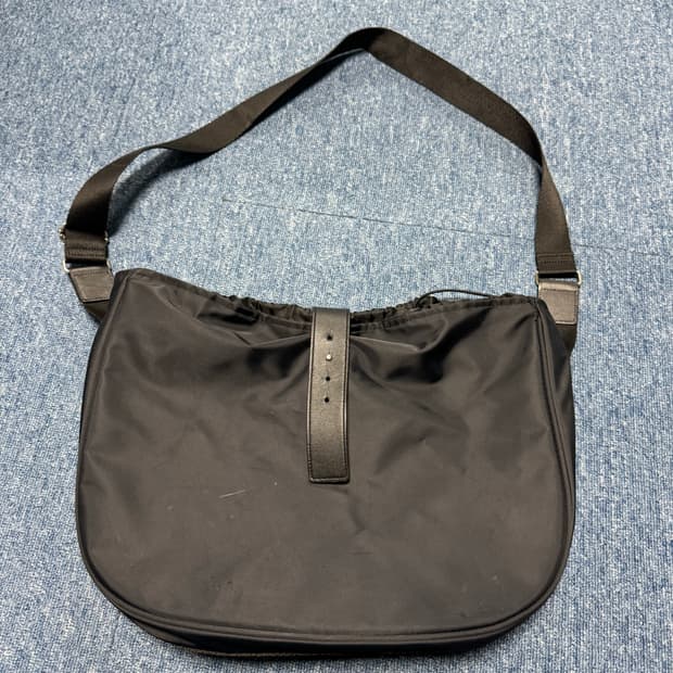 해칭룸 웨이비백 블랙 나일론