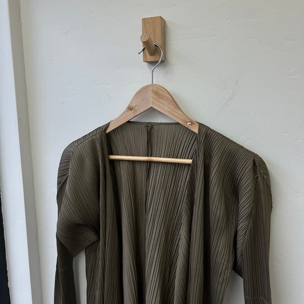 플리츠플리즈 카키 가디건&플리츠플리즈 카키 팬츠 