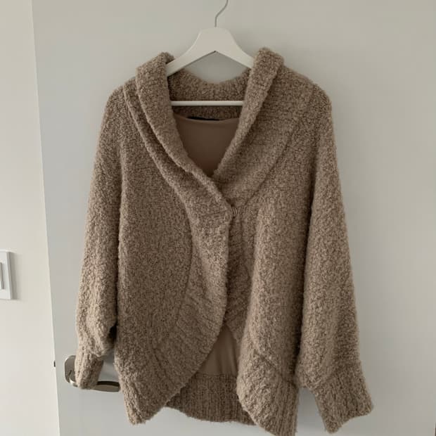 베이지 브이넥 가디건