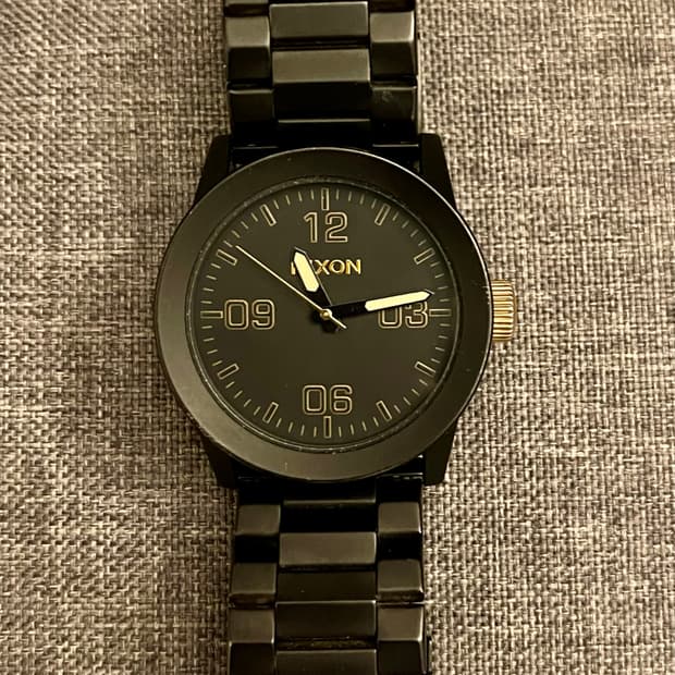 닉슨(NIXON) 더 프라이빗 올블랙 메탈 워치