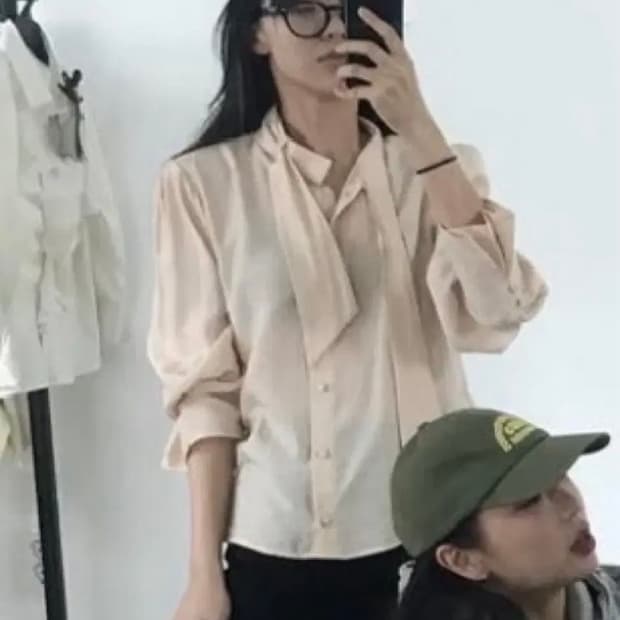 에옹쓰 블라우스