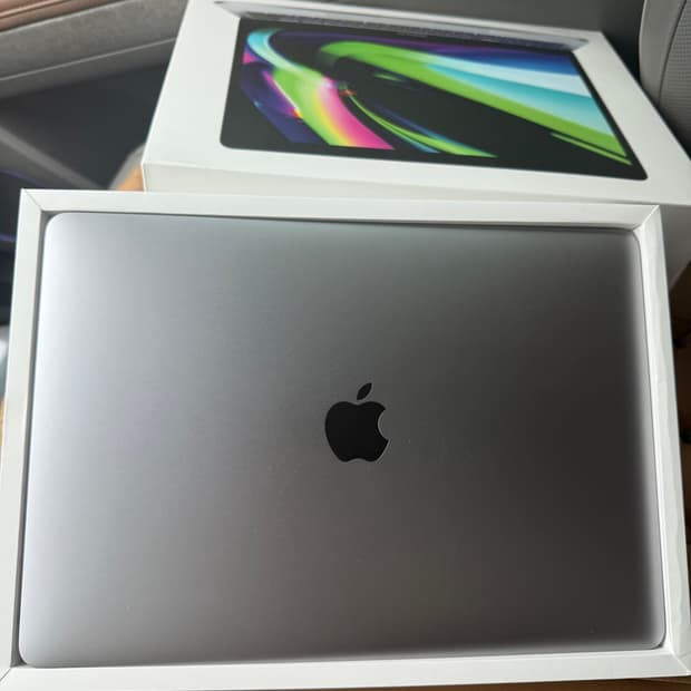 맥북프로 스그13 M2 8GB 256GB /배터리 100%(사이클 25)