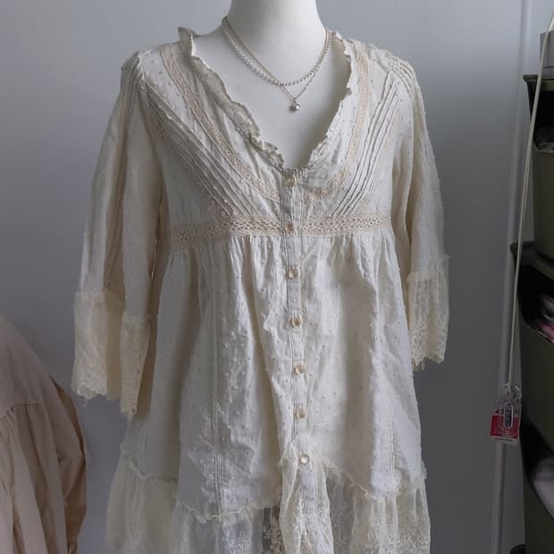 [일본빈티지] 아이보리 레이스 블라우스 펀칭 자수 7부