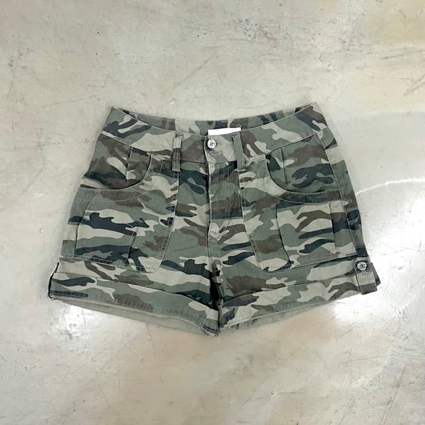 camo Pattern Roll up short pants
