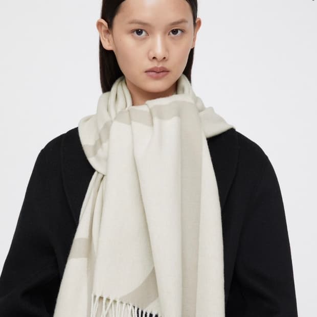 Toteme 토템 모노그램 자카드 울 스카프 본 모노그램