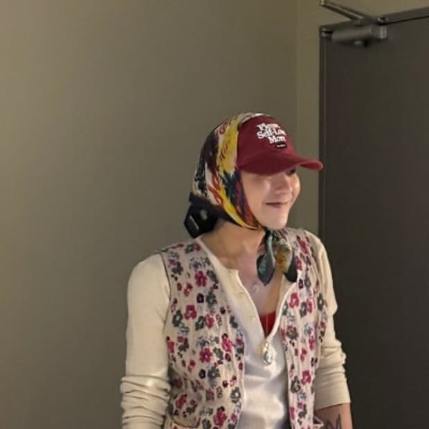 [OS]아모프레 self love 볼캡 버건디 지드래곤님 착용