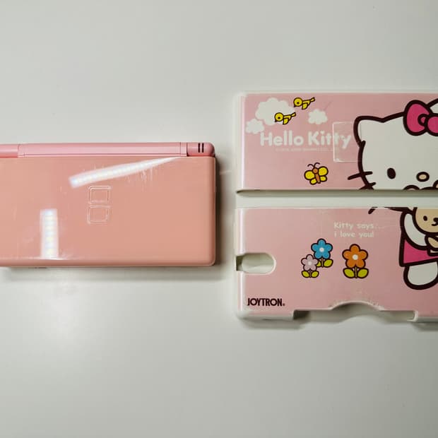 닌텐도 DSL 핑크 한글 정발판 + 정품 충전기, 헬로키티 케이스 